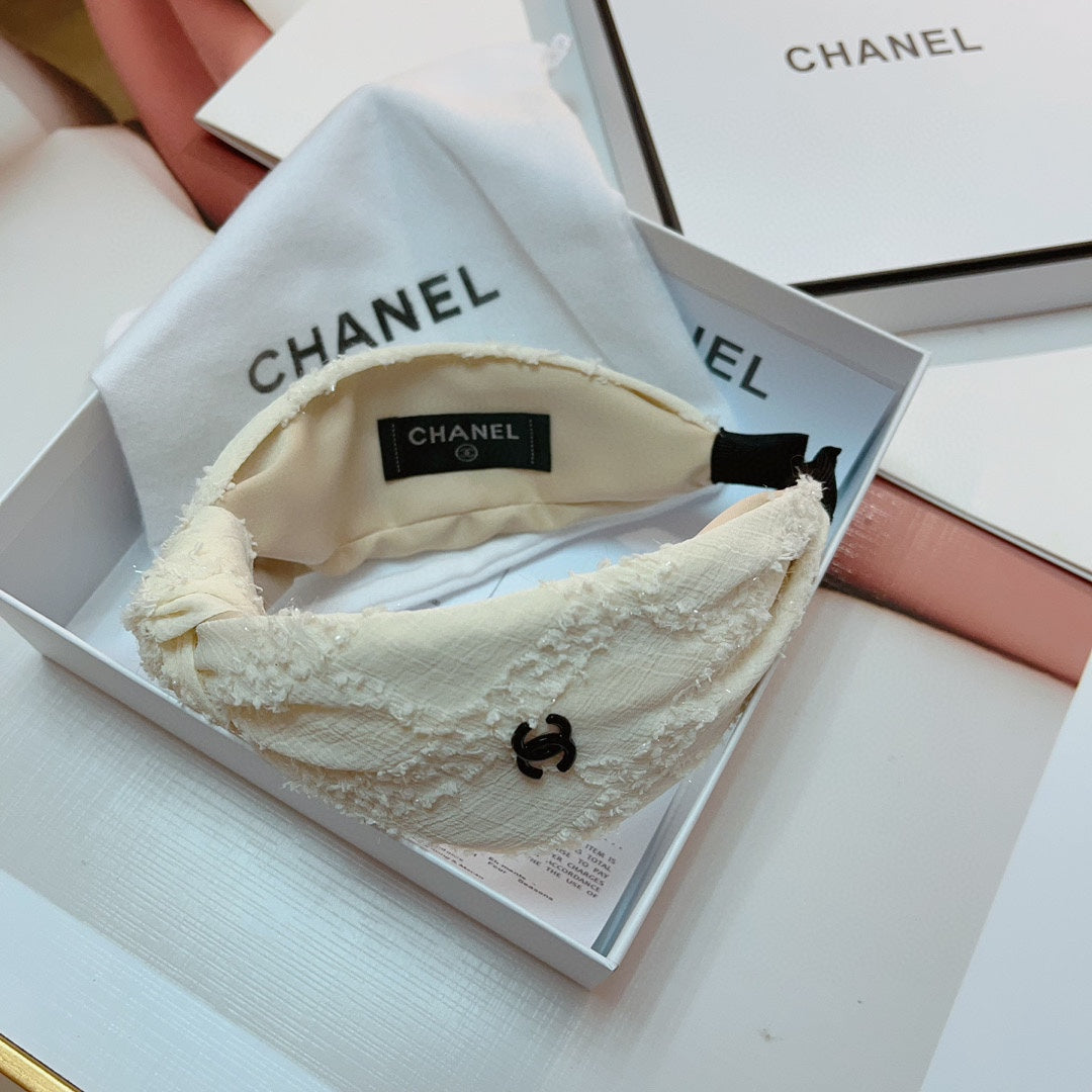 CHANEL WHITE CREAM FABRIC HAIRBAND 124698