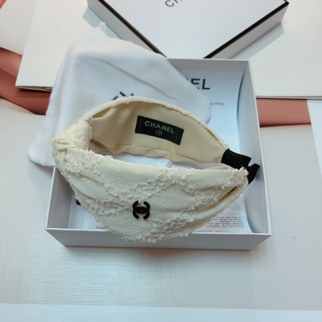 CHANEL WHITE CREAM FABRIC HAIRBAND 124698