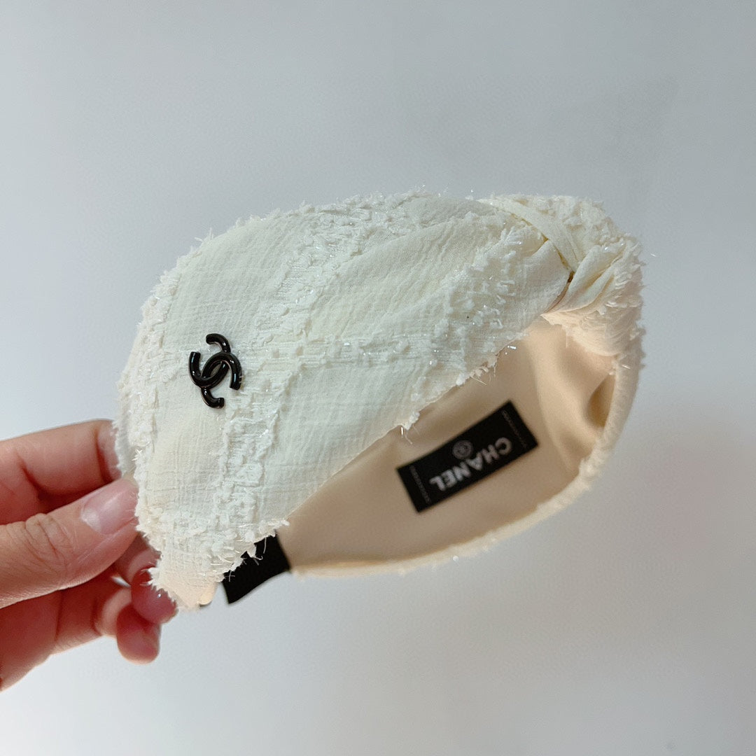 CHANEL WHITE CREAM FABRIC HAIRBAND 124698