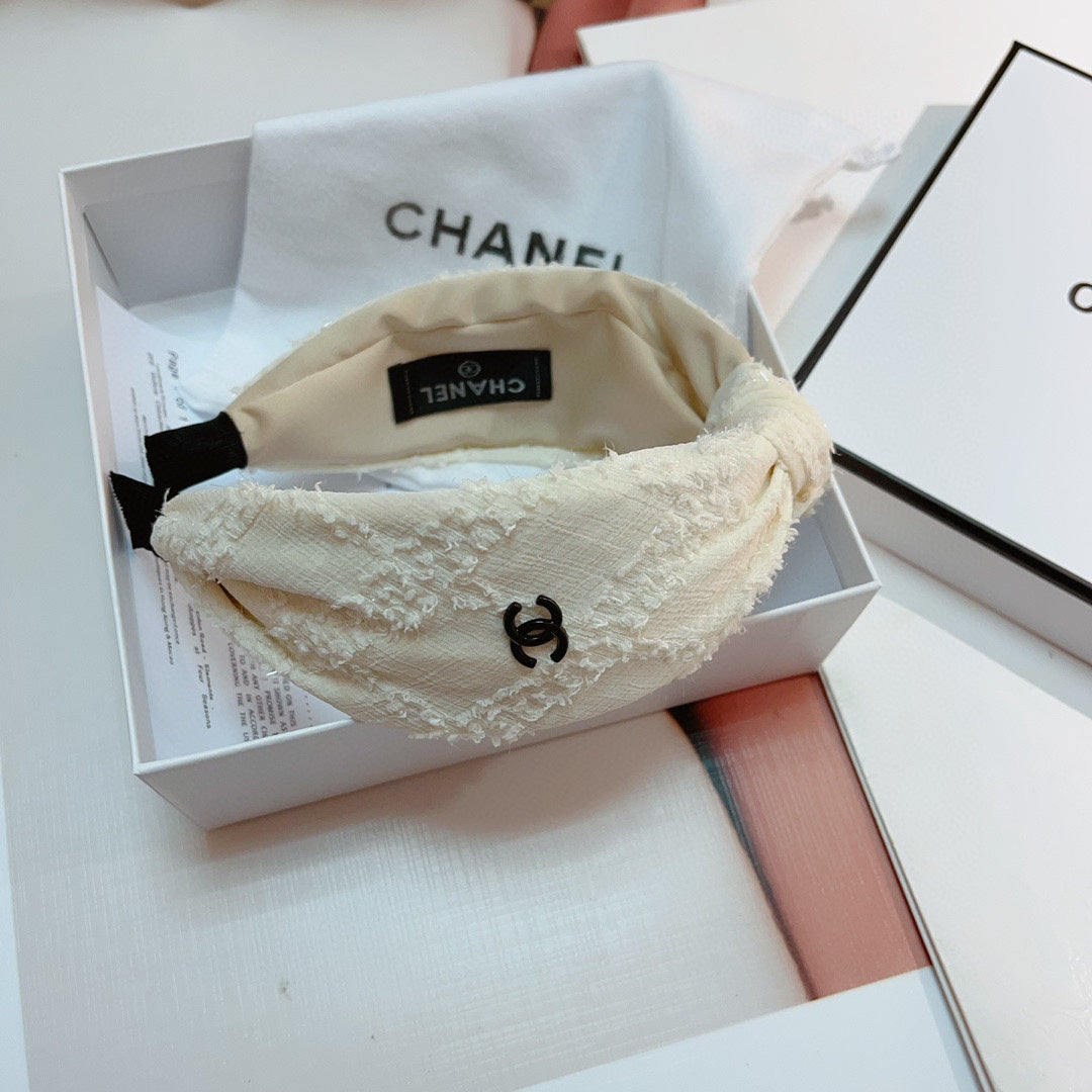 CHANEL WHITE CREAM FABRIC HAIRBAND 124698