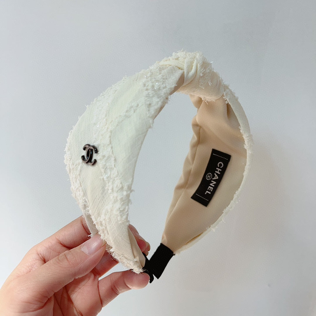 CHANEL WHITE CREAM FABRIC HAIRBAND 124698