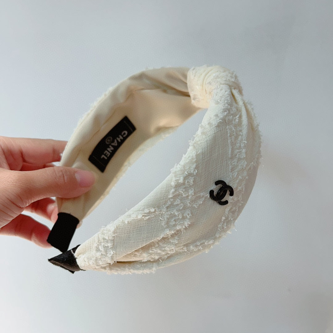 CHANEL WHITE CREAM FABRIC HAIRBAND 124698
