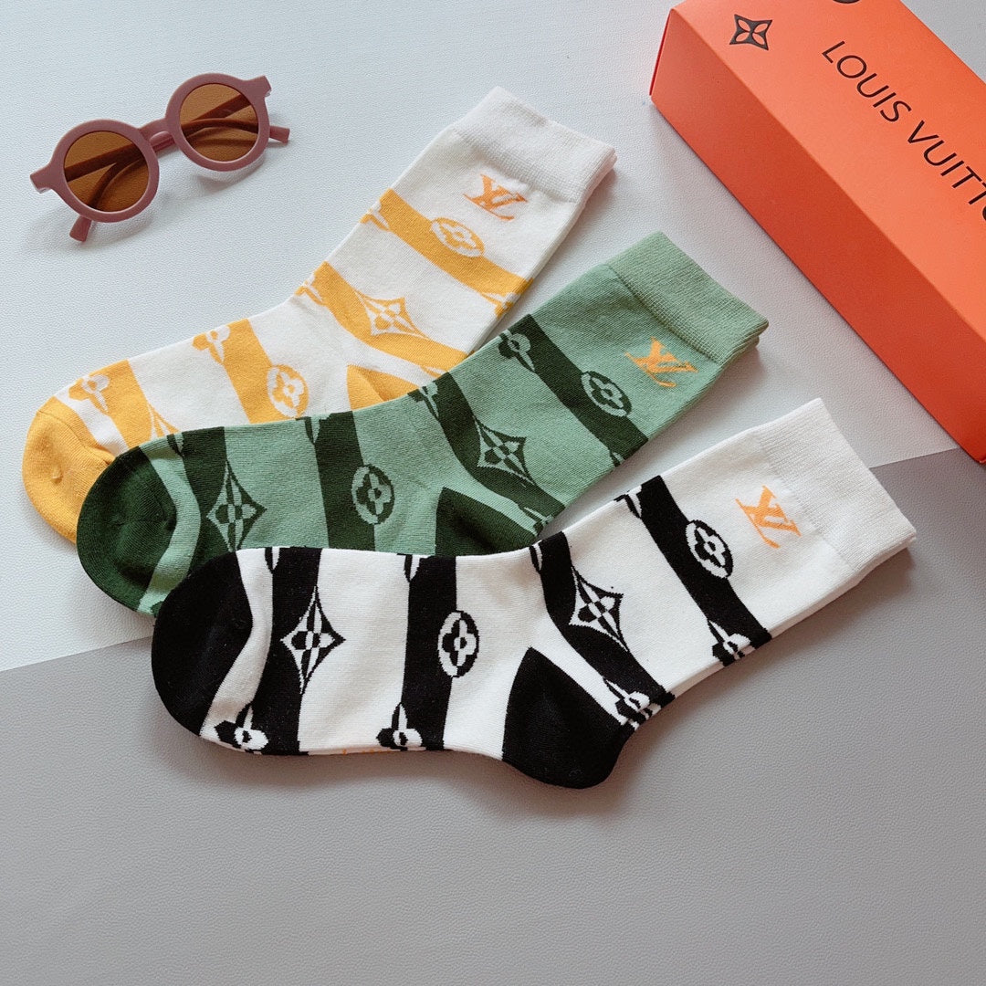 LOUIS VUITTON CREW SOCKS 172256 (1 BOX)