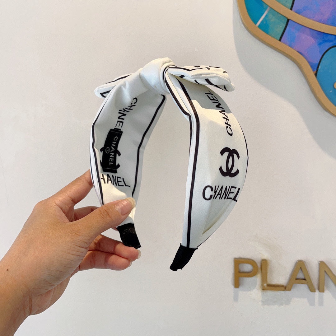 CHANEL WHITE MIX BLACK SILK HAIRBAND 358256