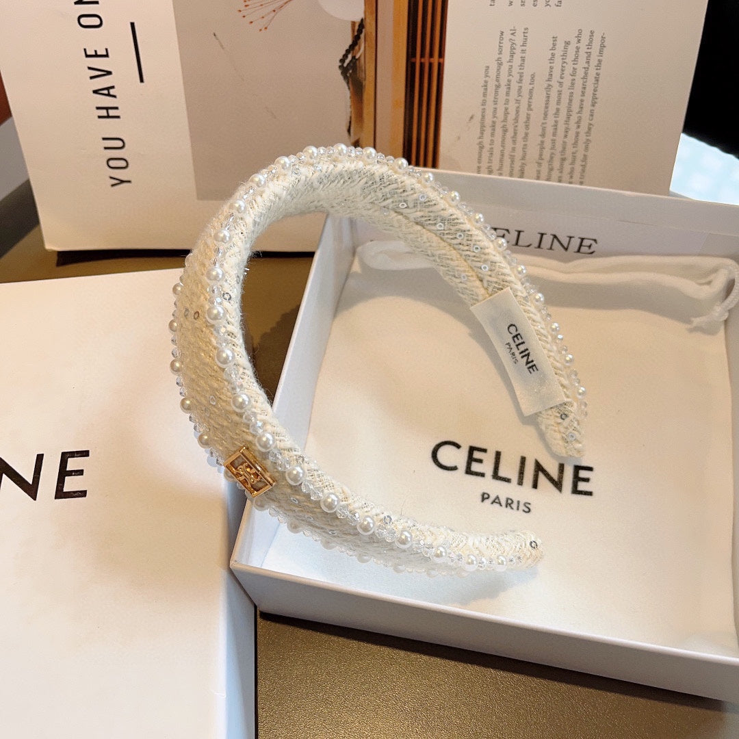 CHANEL WHITE TWEED WITH PEARL HAIRBAND 412431