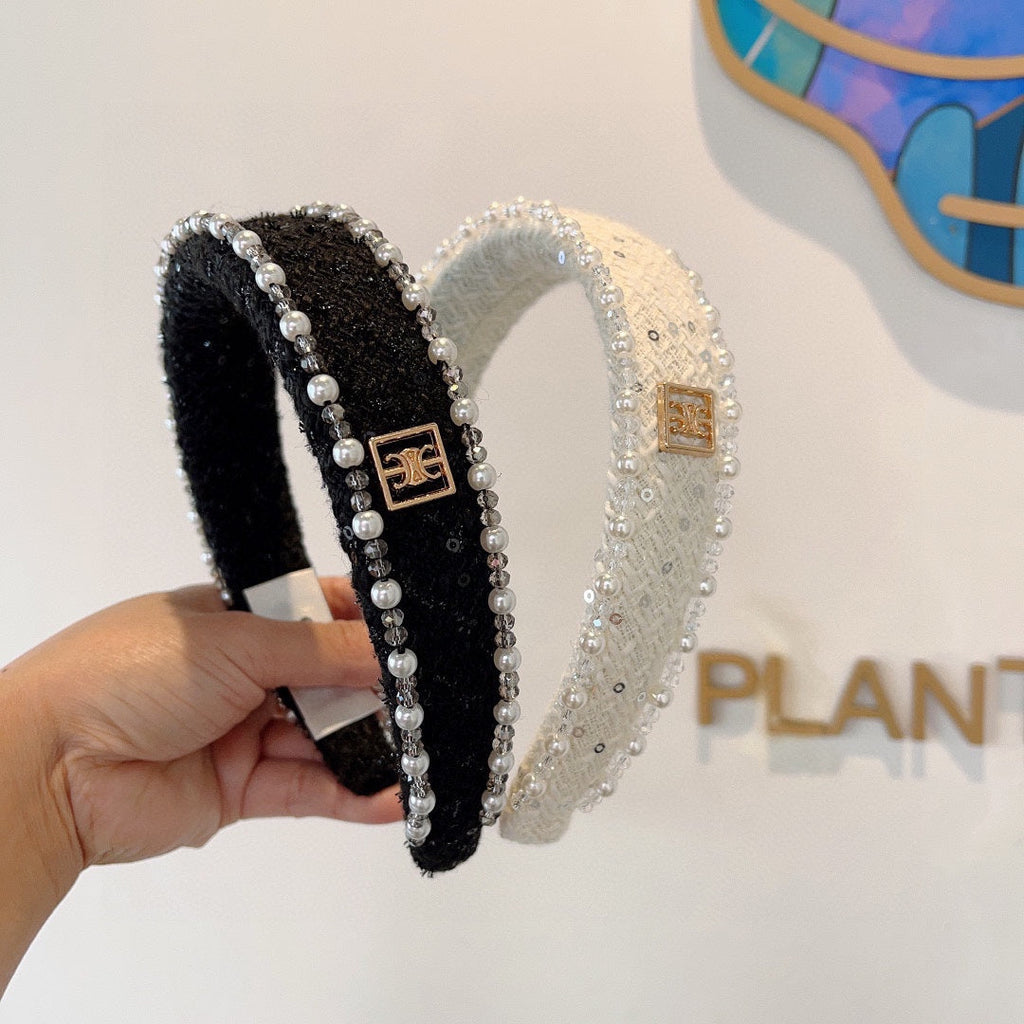 CHANEL WHITE TWEED WITH PEARL HAIRBAND 412431