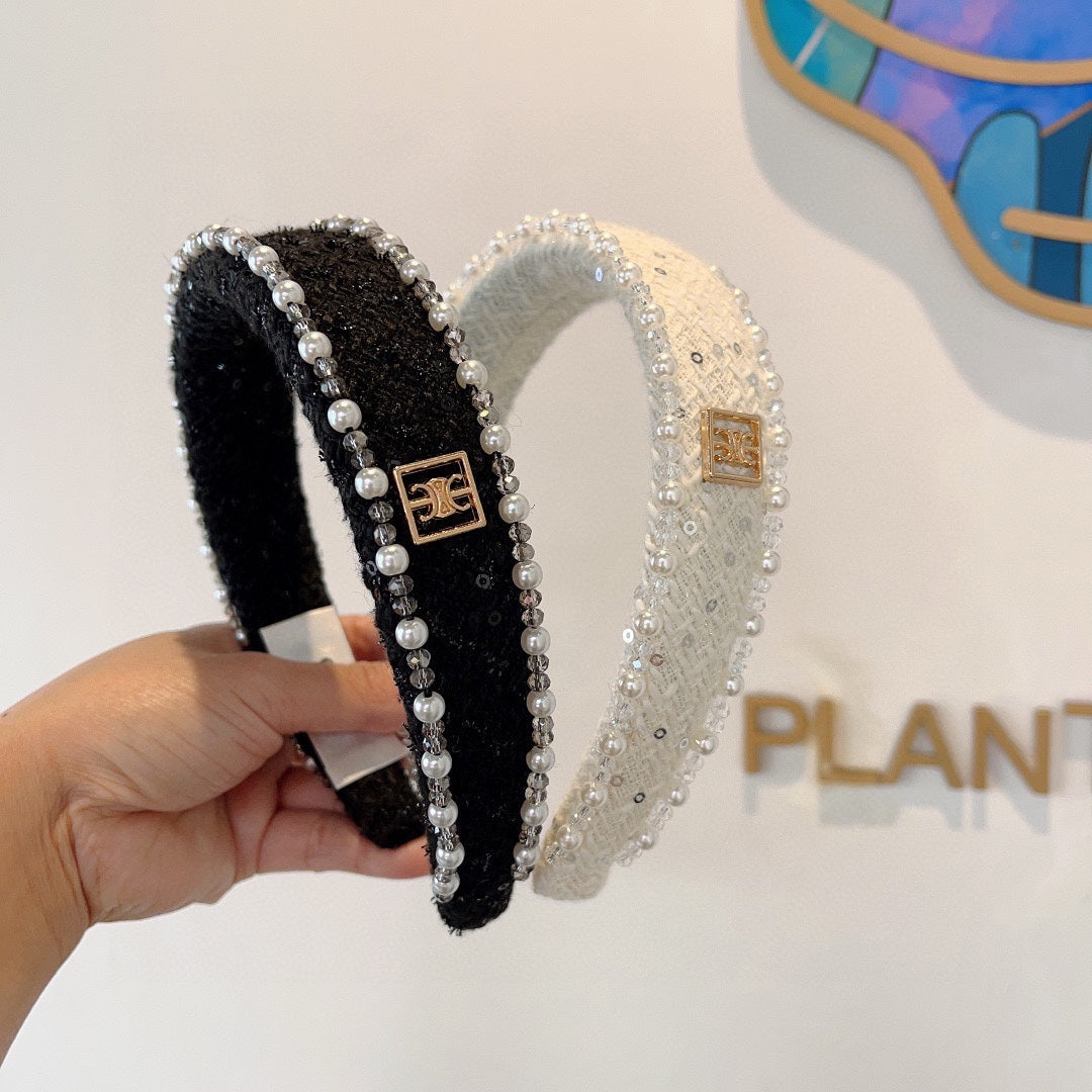 CHANEL WHITE TWEED WITH PEARL HAIRBAND 412431