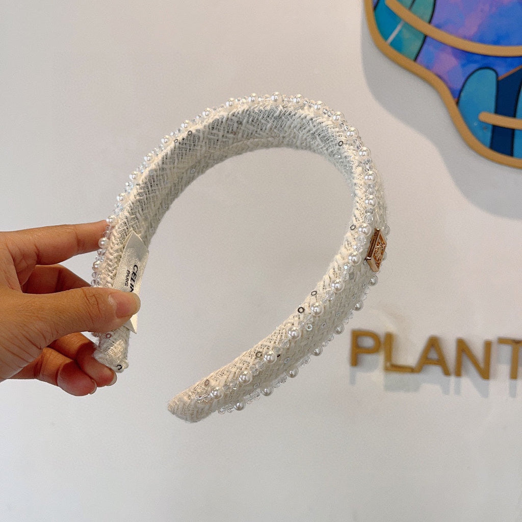 CHANEL WHITE TWEED WITH PEARL HAIRBAND 412431
