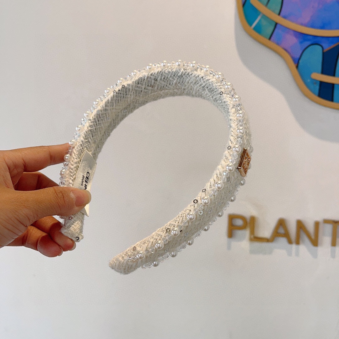 CHANEL WHITE TWEED WITH PEARL HAIRBAND 412431