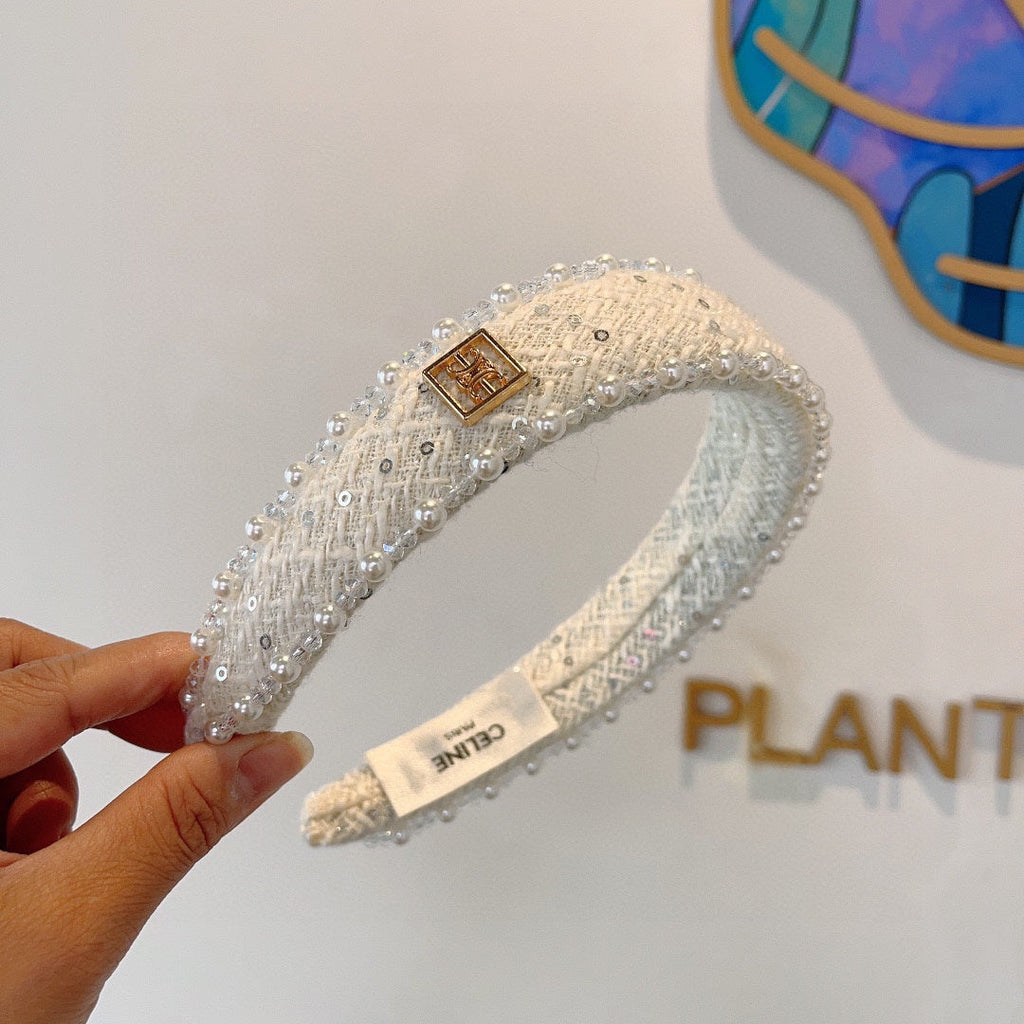 CHANEL WHITE TWEED WITH PEARL HAIRBAND 412431
