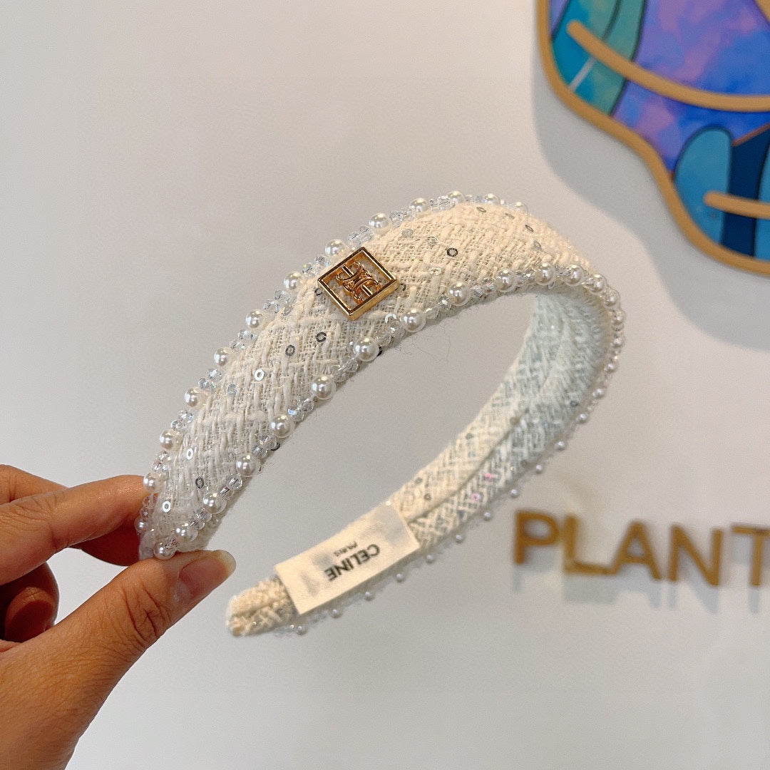CHANEL WHITE TWEED WITH PEARL HAIRBAND 412431