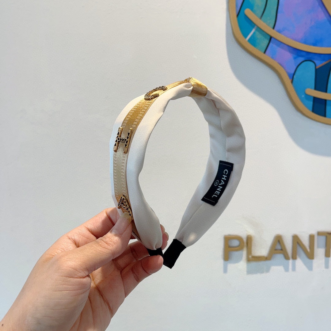 CHANEL WHITE SILK HAIRBAND WITH GOLD LOGO 412440