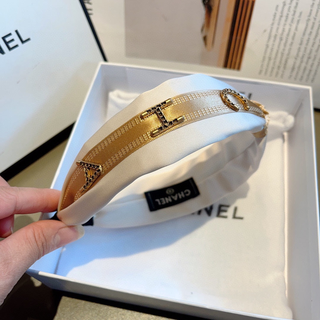 CHANEL WHITE SILK HAIRBAND WITH GOLD LOGO 412440
