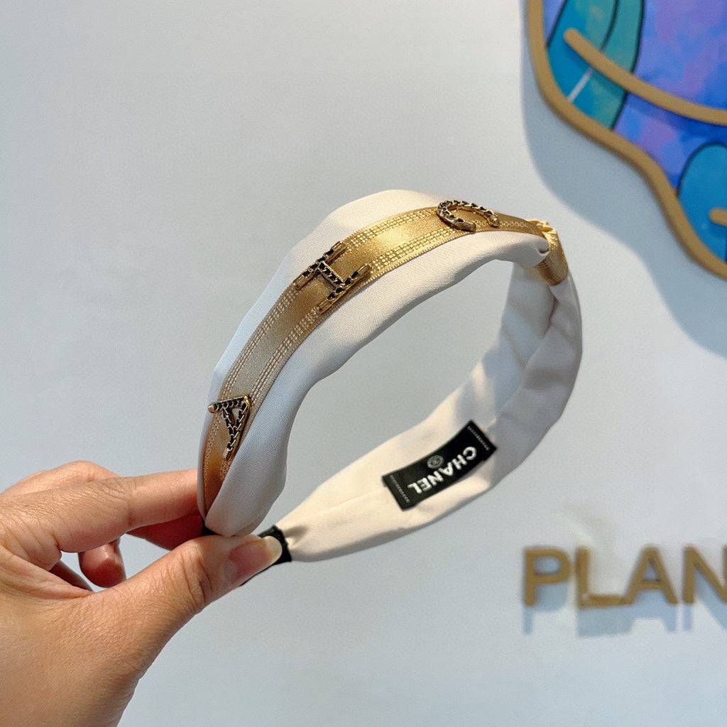CHANEL WHITE SILK HAIRBAND WITH GOLD LOGO 412440