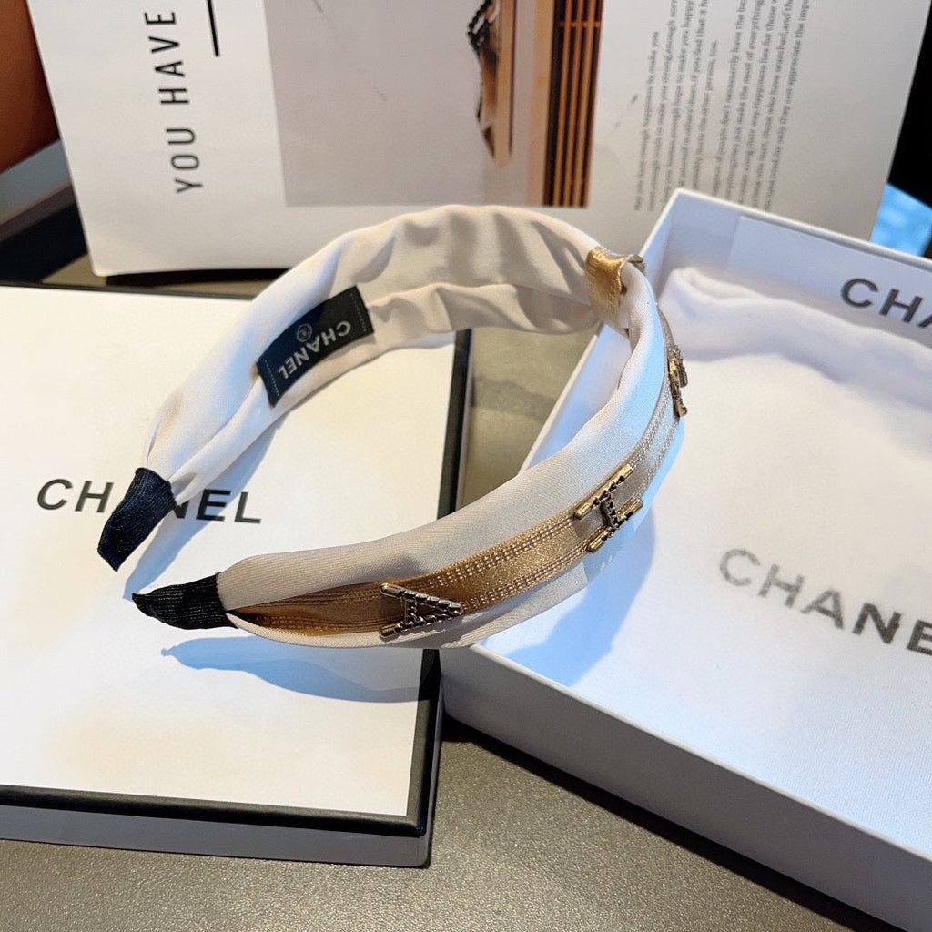 CHANEL WHITE SILK HAIRBAND WITH GOLD LOGO 412440