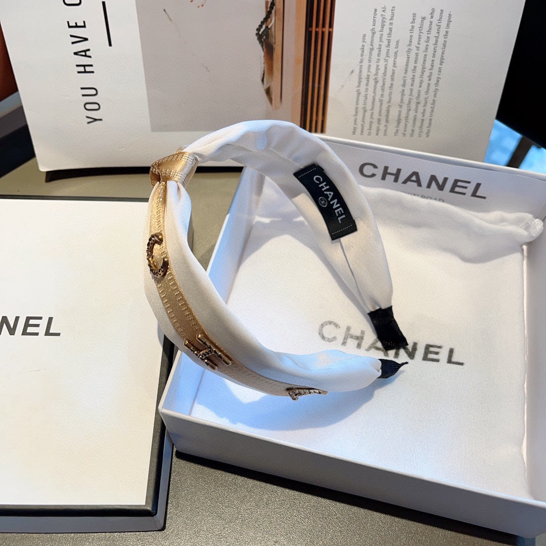 CHANEL WHITE SILK HAIRBAND WITH GOLD LOGO 412440