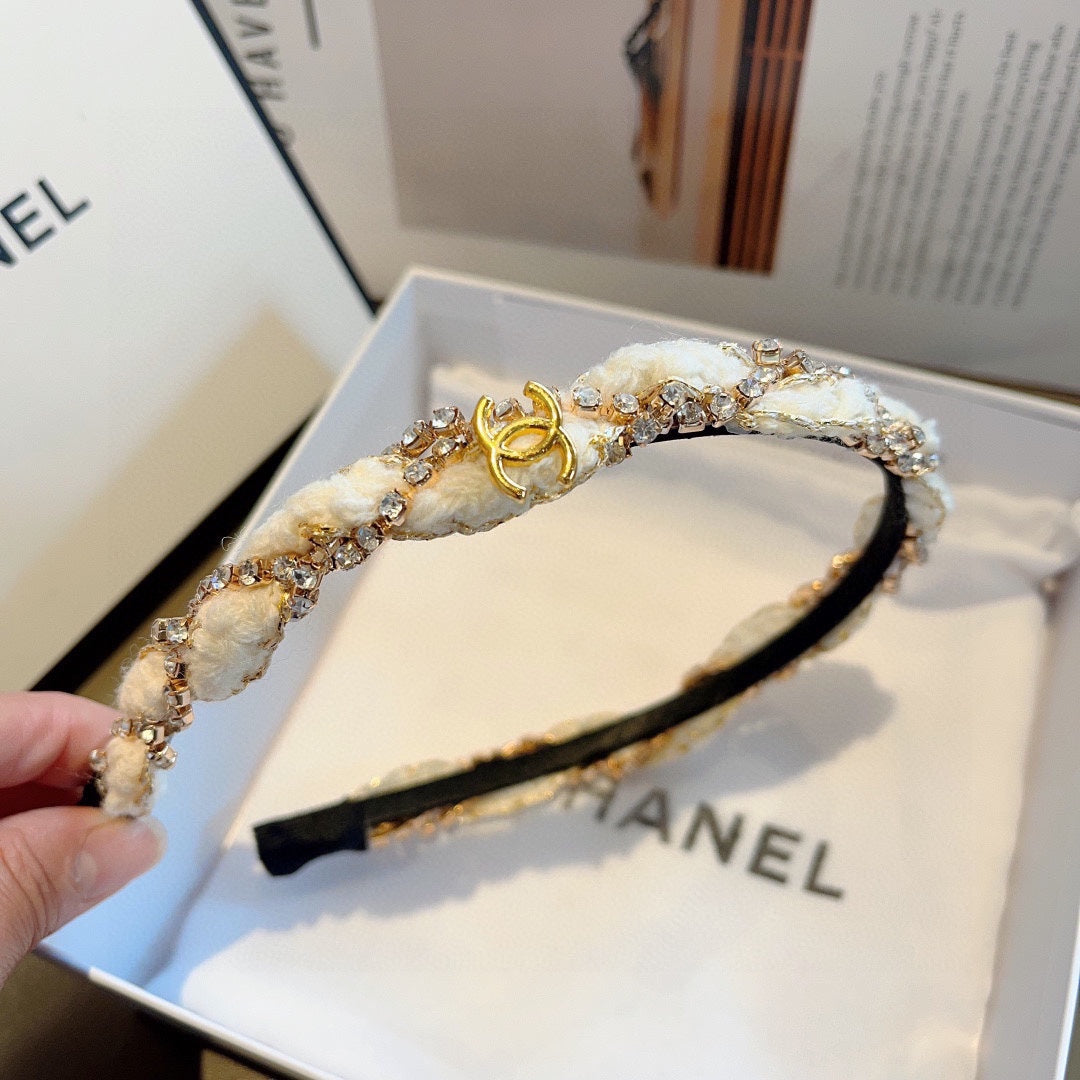 CHANEL WHITE FABRIC WITH CRYSTAL HAIRBAND 417311