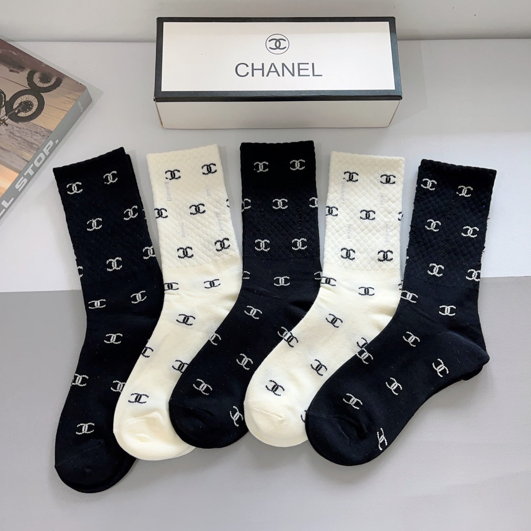 CHANEL CREW SOCKS 423777 (1 BOX)