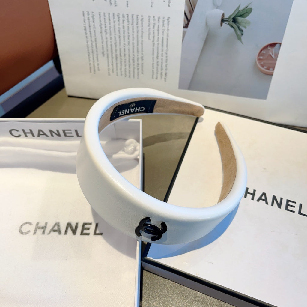 CHANEL WHITE LAMBSKIN HAIRBAND 432766