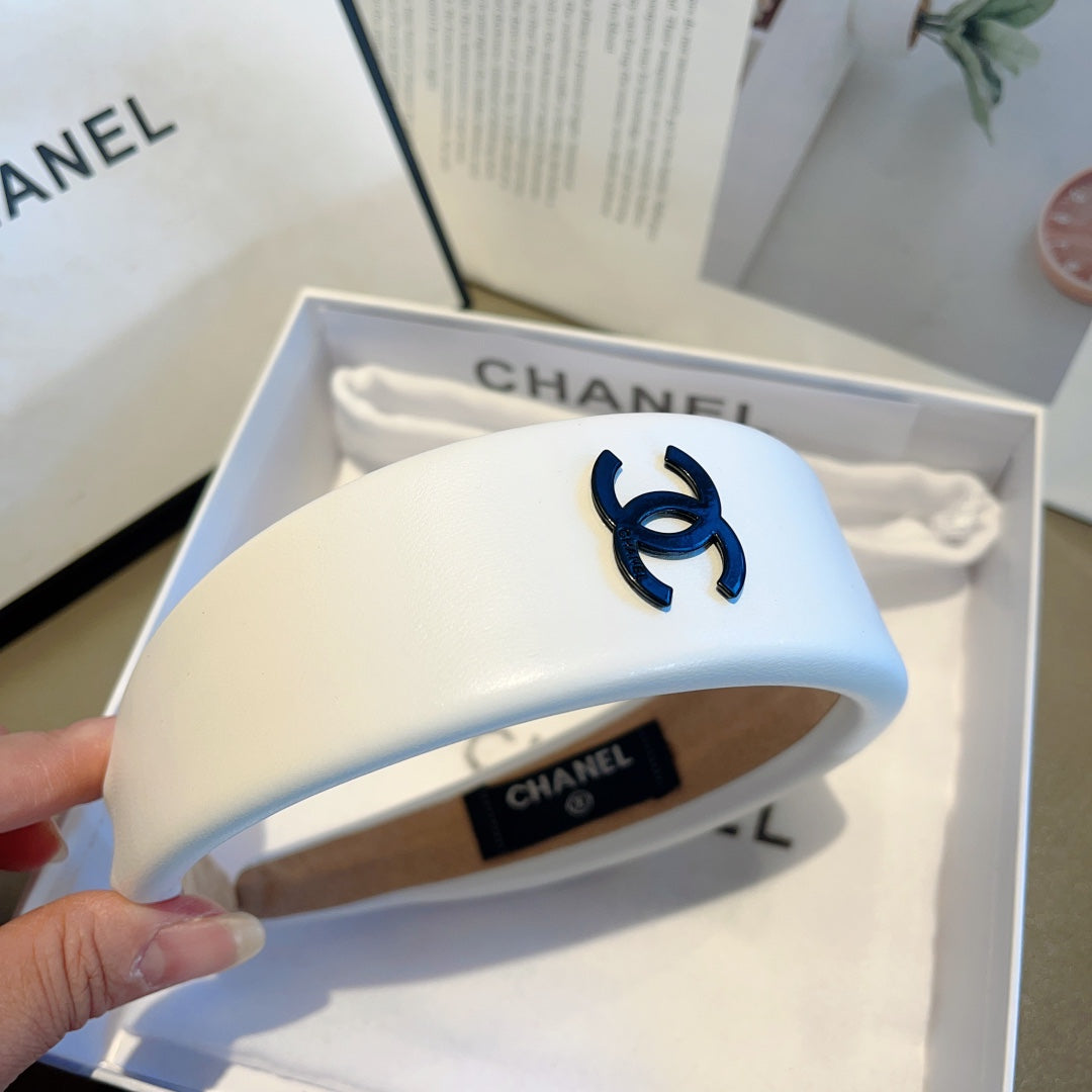 CHANEL WHITE LAMBSKIN HAIRBAND 432766