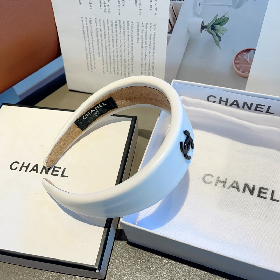CHANEL WHITE LAMBSKIN HAIRBAND 432766