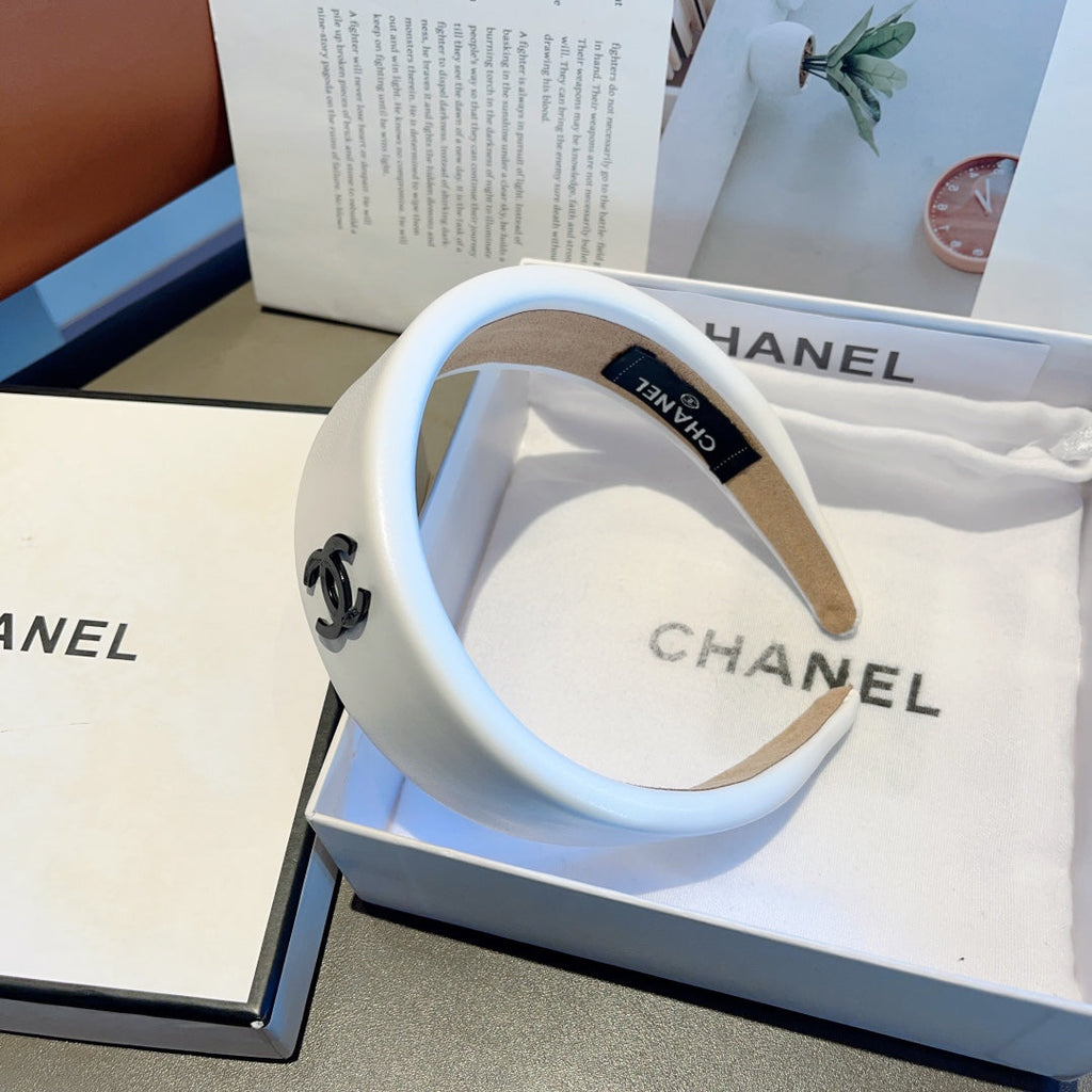 CHANEL WHITE LAMBSKIN HAIRBAND 432766