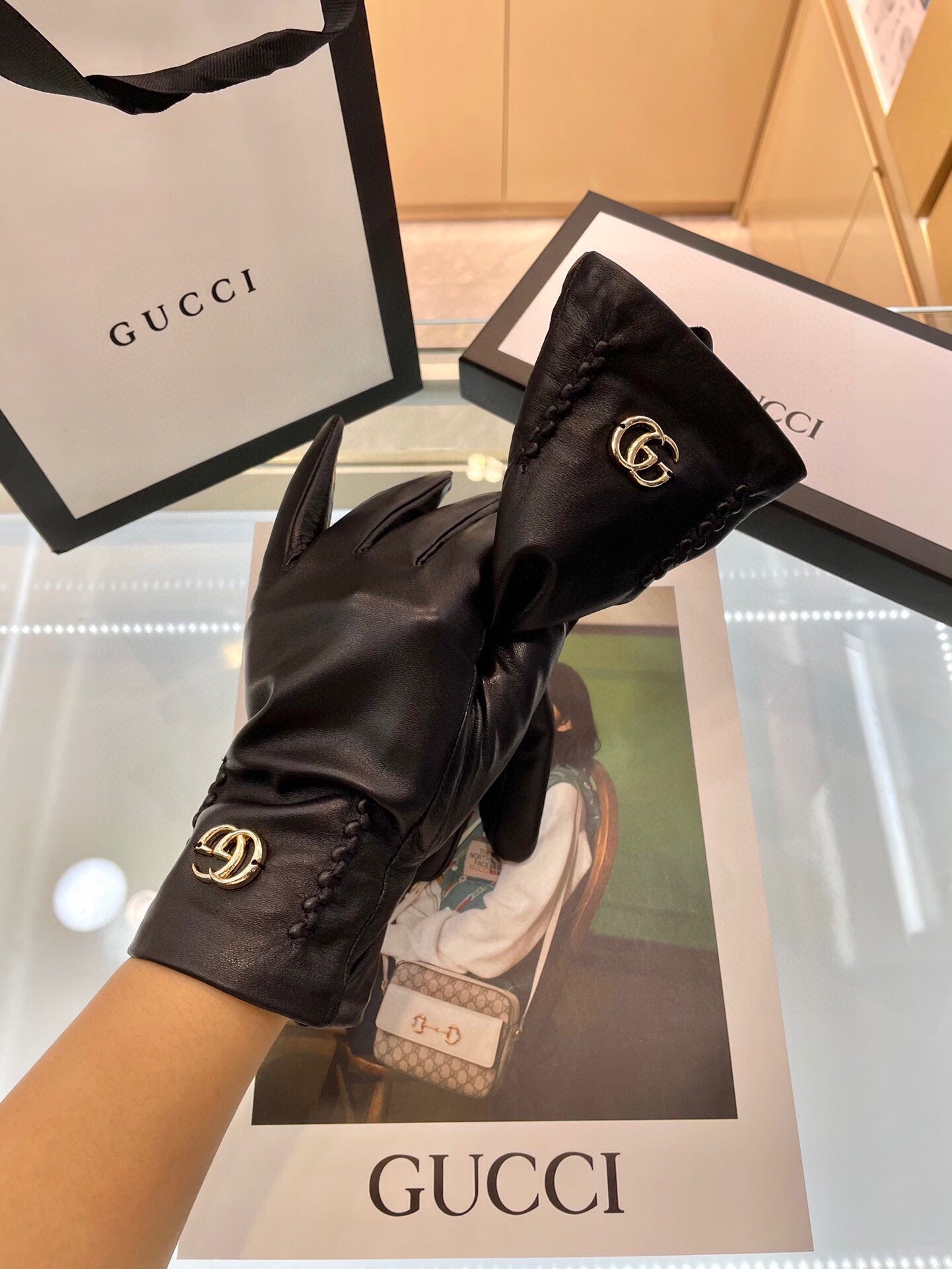 GUCCI EUROPEAN GLOVES IN BLACK LAMBSKIN WITH CASHMERE LINING 376727