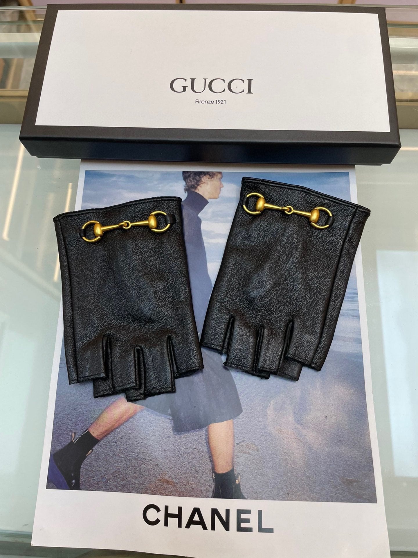GUCCI FINGERLESS GLOVES IN BLACK LAMBSKIN WITH GOLD HORSEBIT 432606