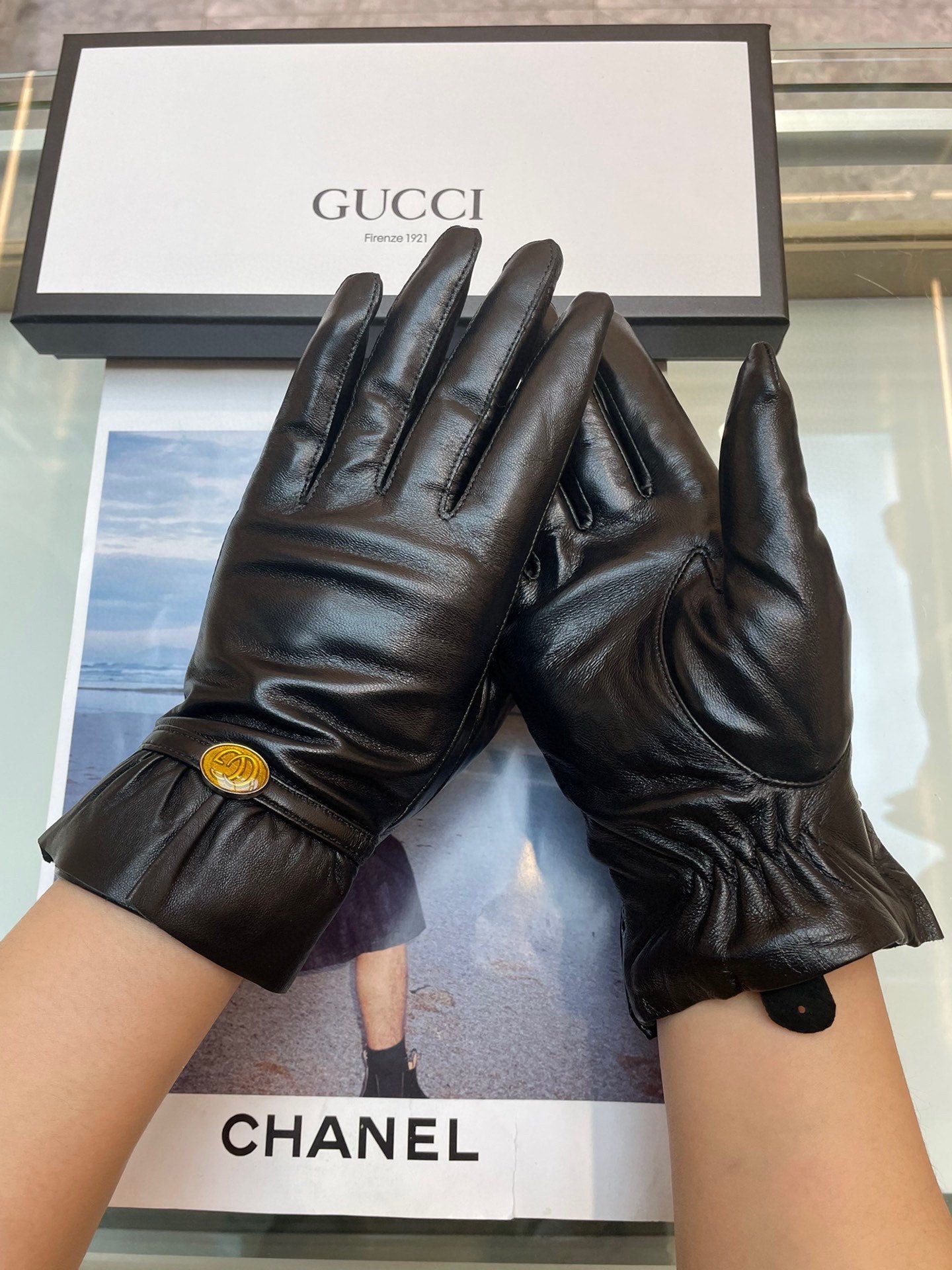 GUCCI GLOVES IN BLACK TOP-GRADE LAMBSKIN 458575