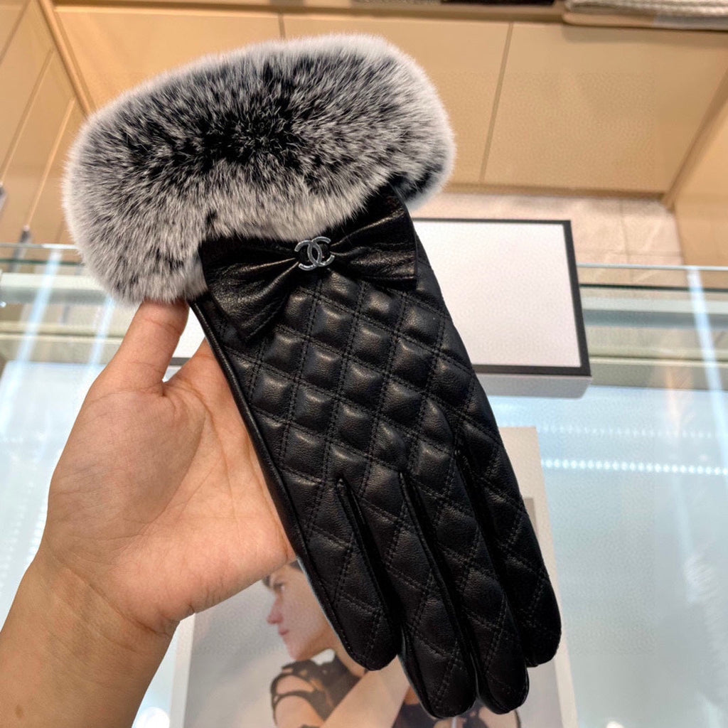 CHANEL GLOVES IN BLACK LAMBSKIN WITH RABBIT FUR 463833