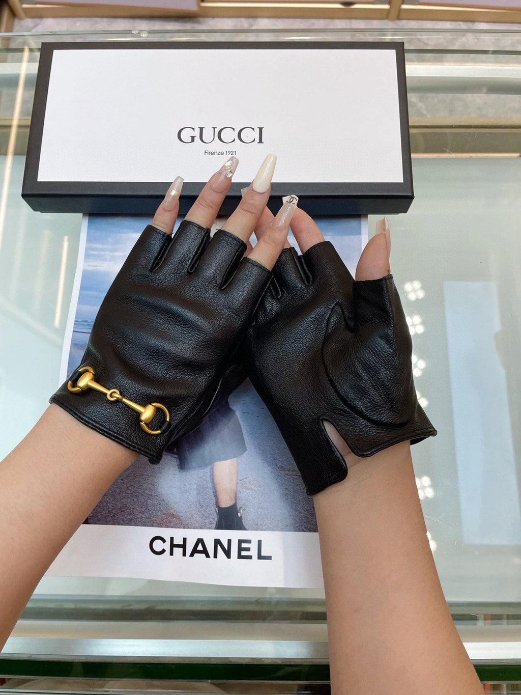 GUCCI FINGERLESS GLOVES WITH HORSEBIT IN BLACK LAMBSKIN 463853