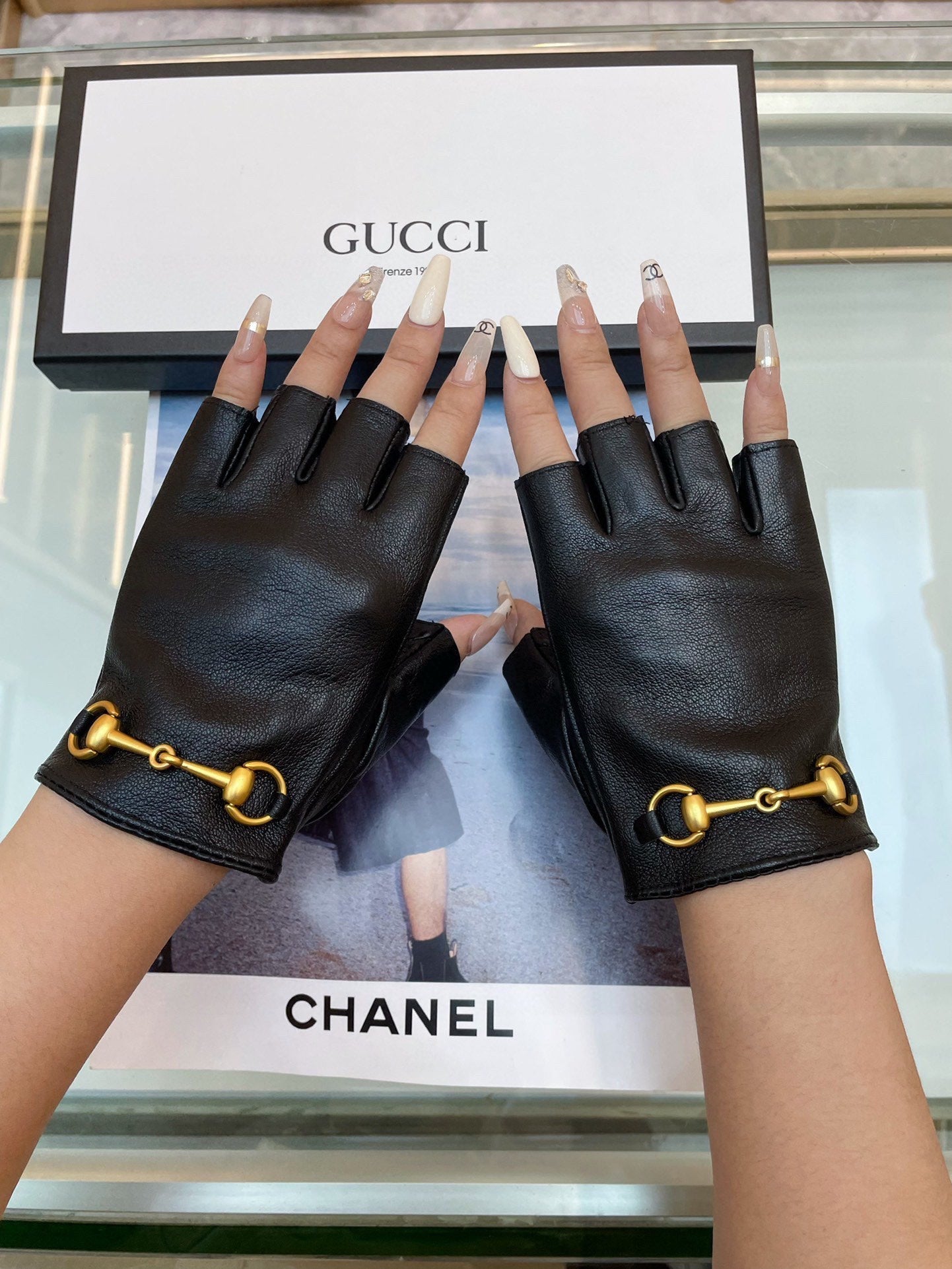 GUCCI FINGERLESS GLOVES WITH HORSEBIT IN BLACK LAMBSKIN 463853