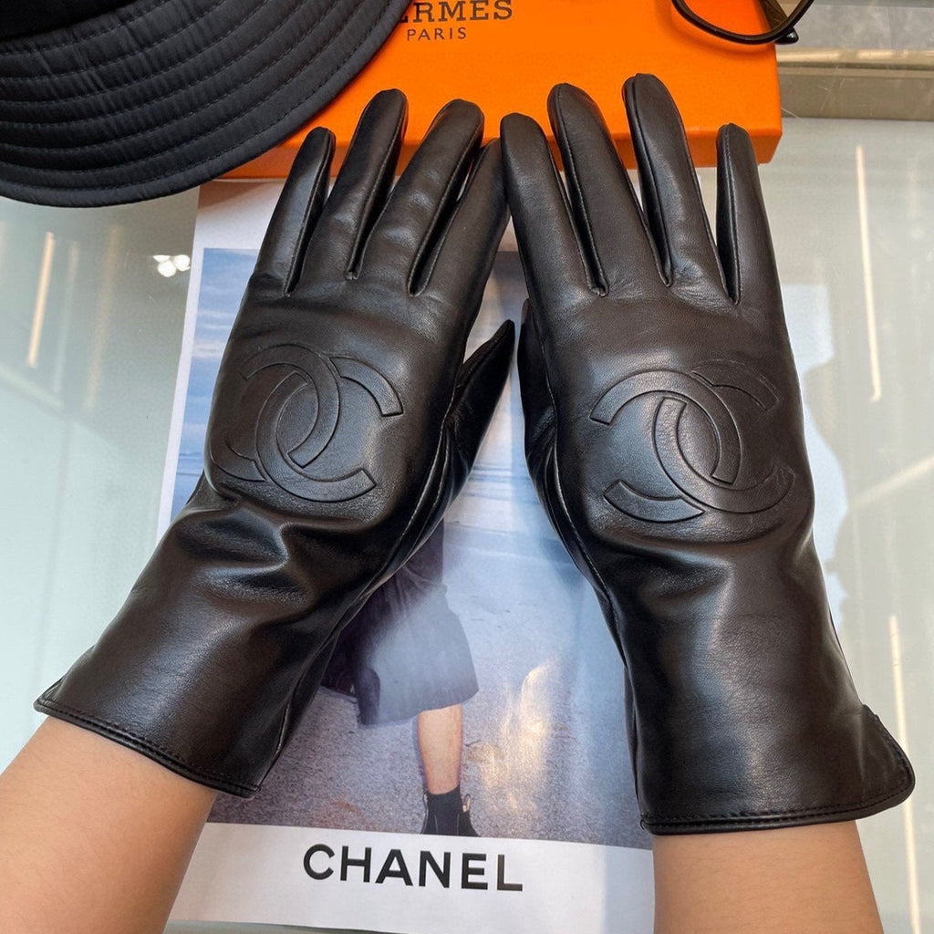 CHANEL GLOVES IN BLACK LAMBSKIN 463840