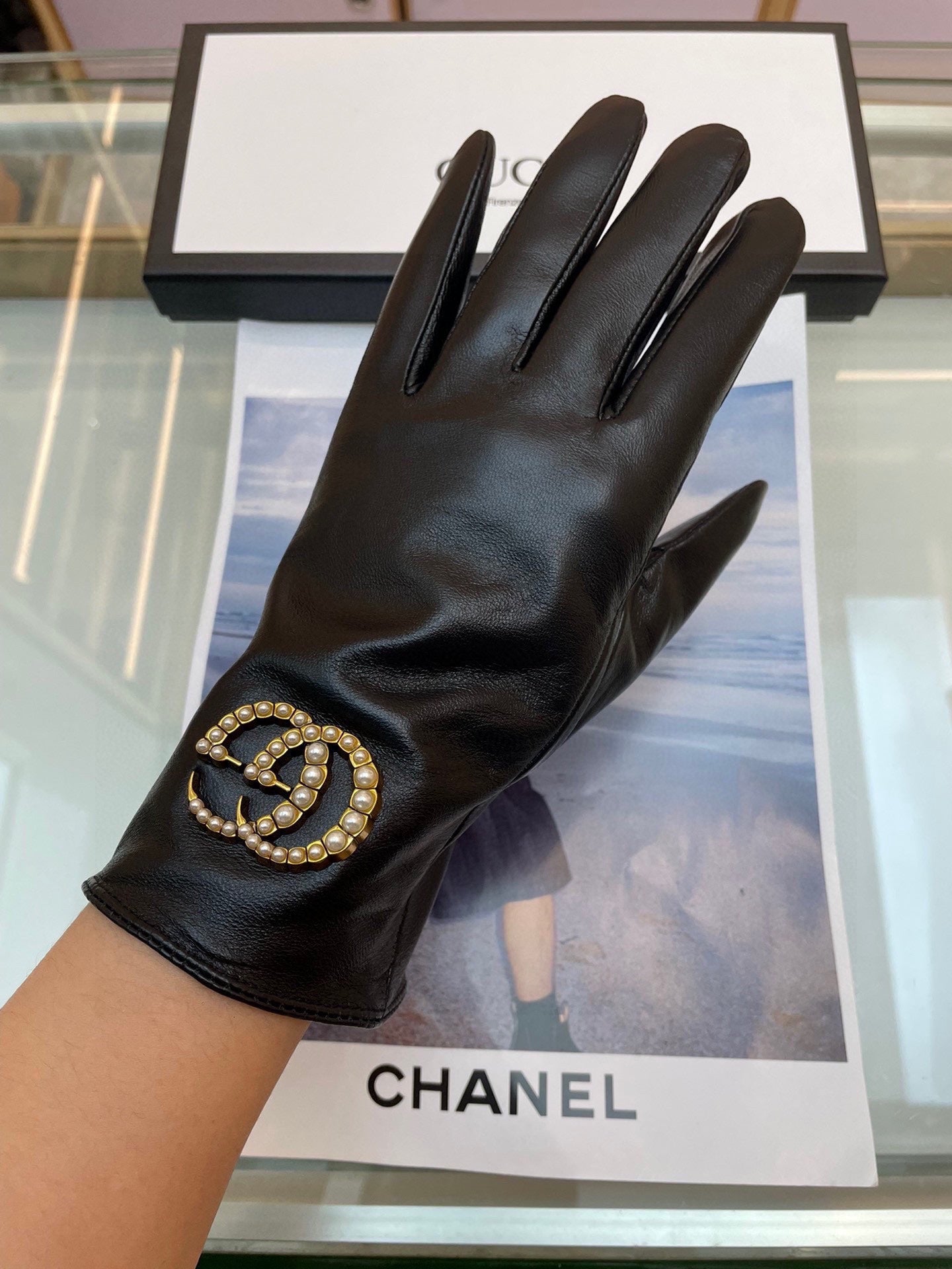 GUCCI GLOVES IN BLACK LAMBSKIN AND FLEECE LINING 465050