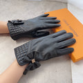 LOUIS VUITTON GLOVES IN BLACK LAMBSKIN 120197