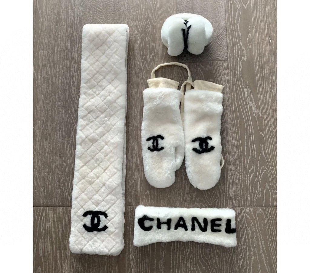 CHANEL GLOVES IN WHITE RABBIT FUR AND LAMBSKIN 456404