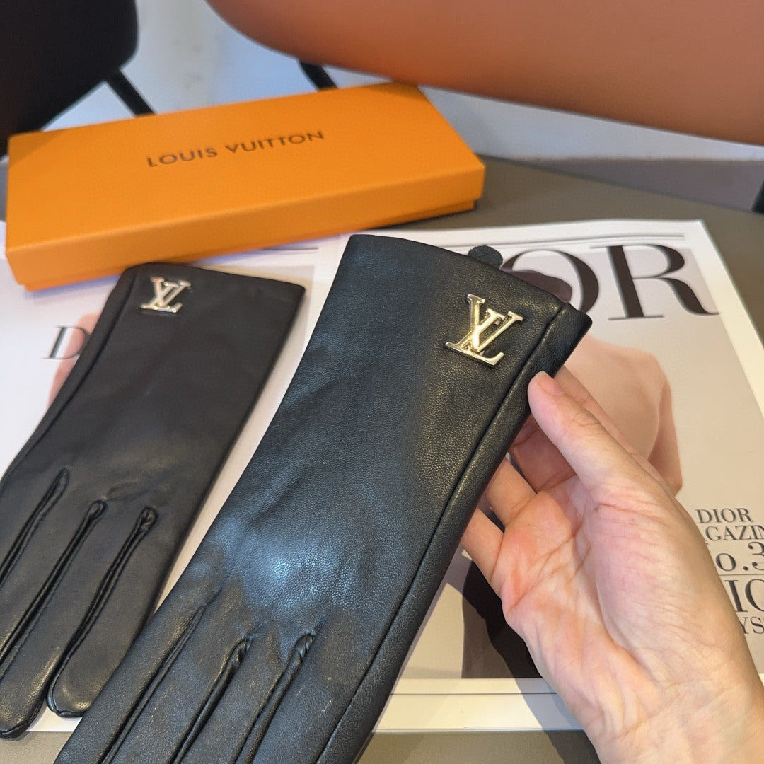 LOUIS VUITTON LV GLOVES IN BLACK LAMBSKIN 462302