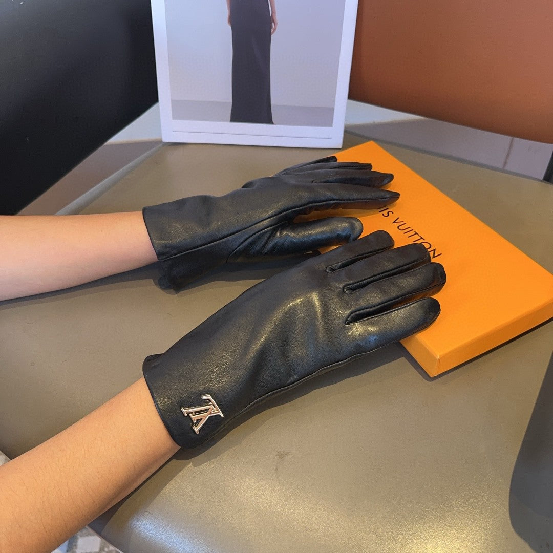 LOUIS VUITTON LV GLOVES IN BLACK LAMBSKIN 462302