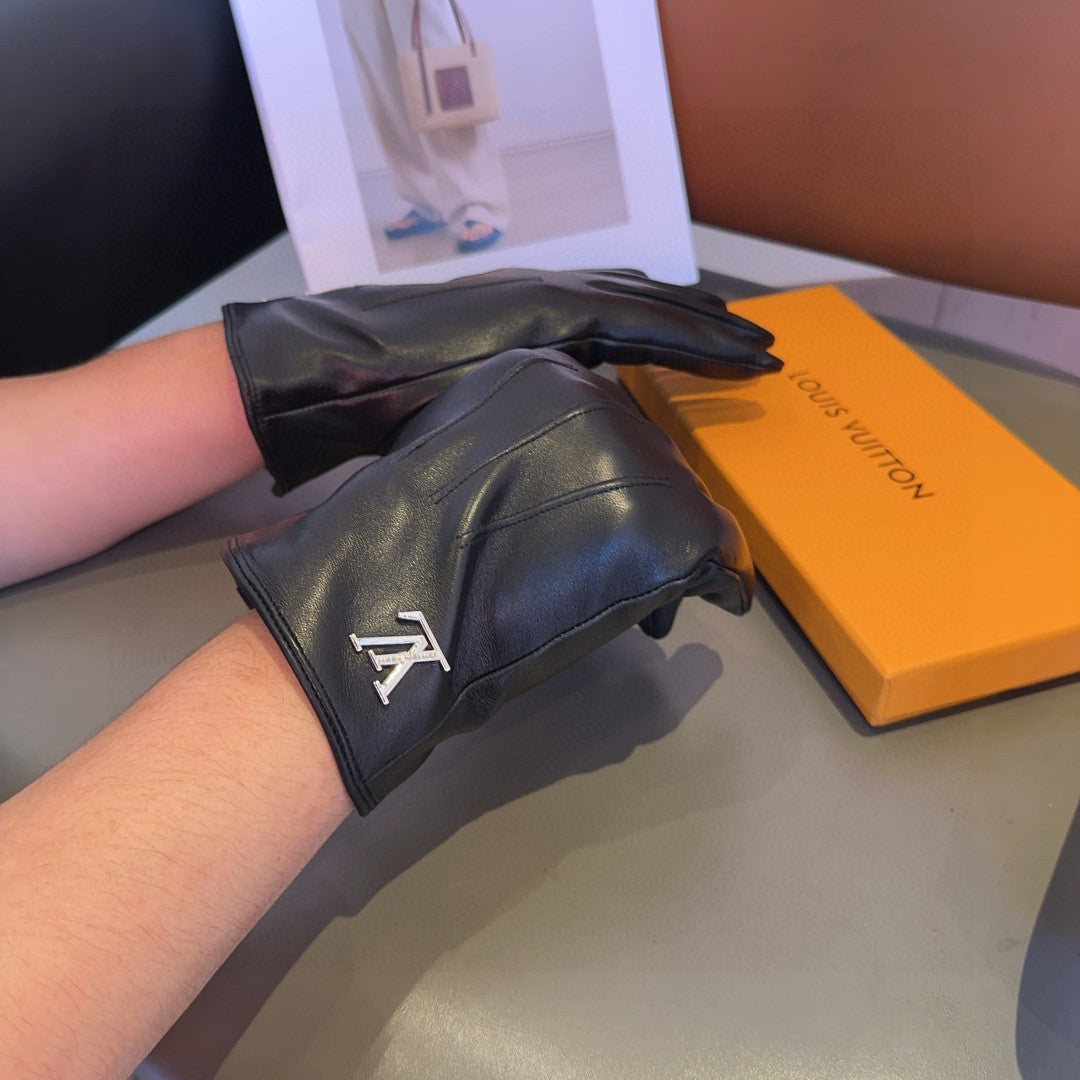 LOUIS VUITTON LV GLOVES IN BLACK LAMBSKIN 462373