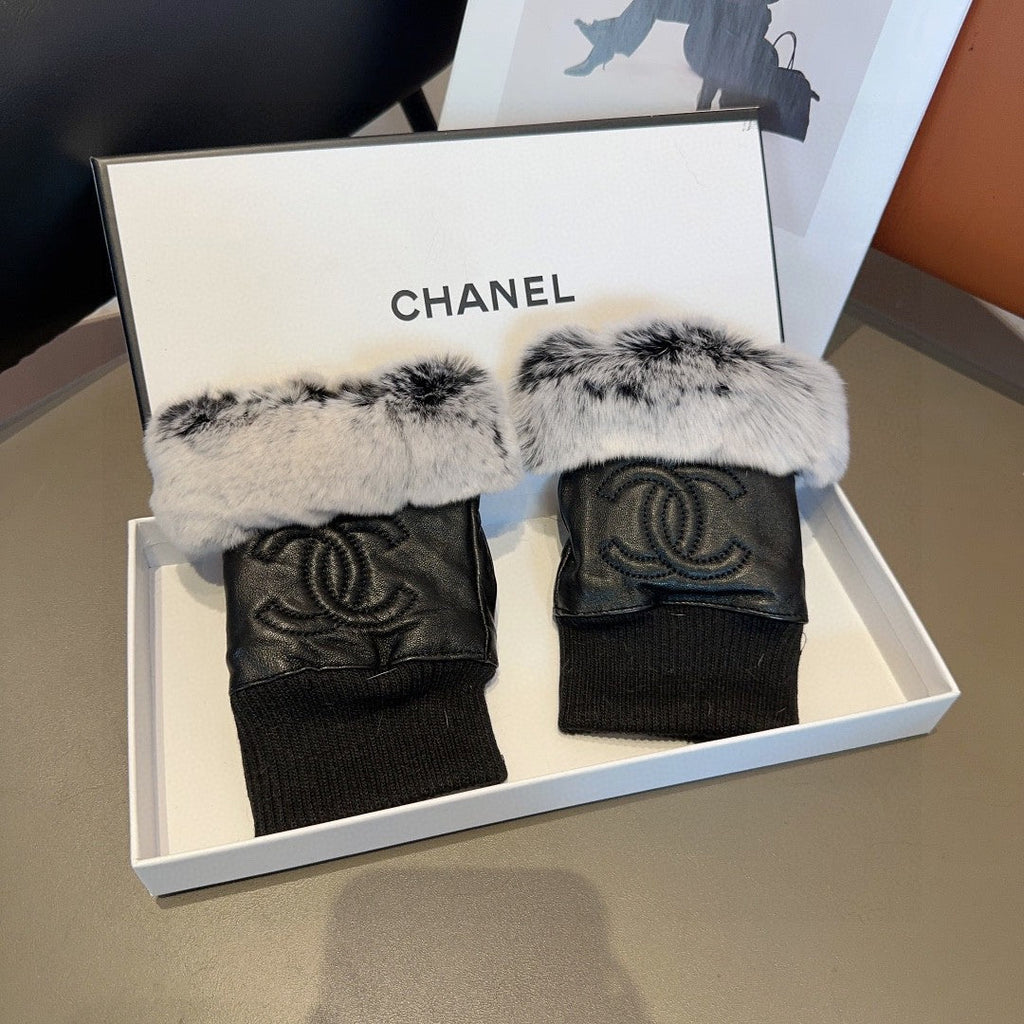 CHANEL FINGERNESS GLOVES IN BLACK LAMBSKIN AND RABBIT FUR465054