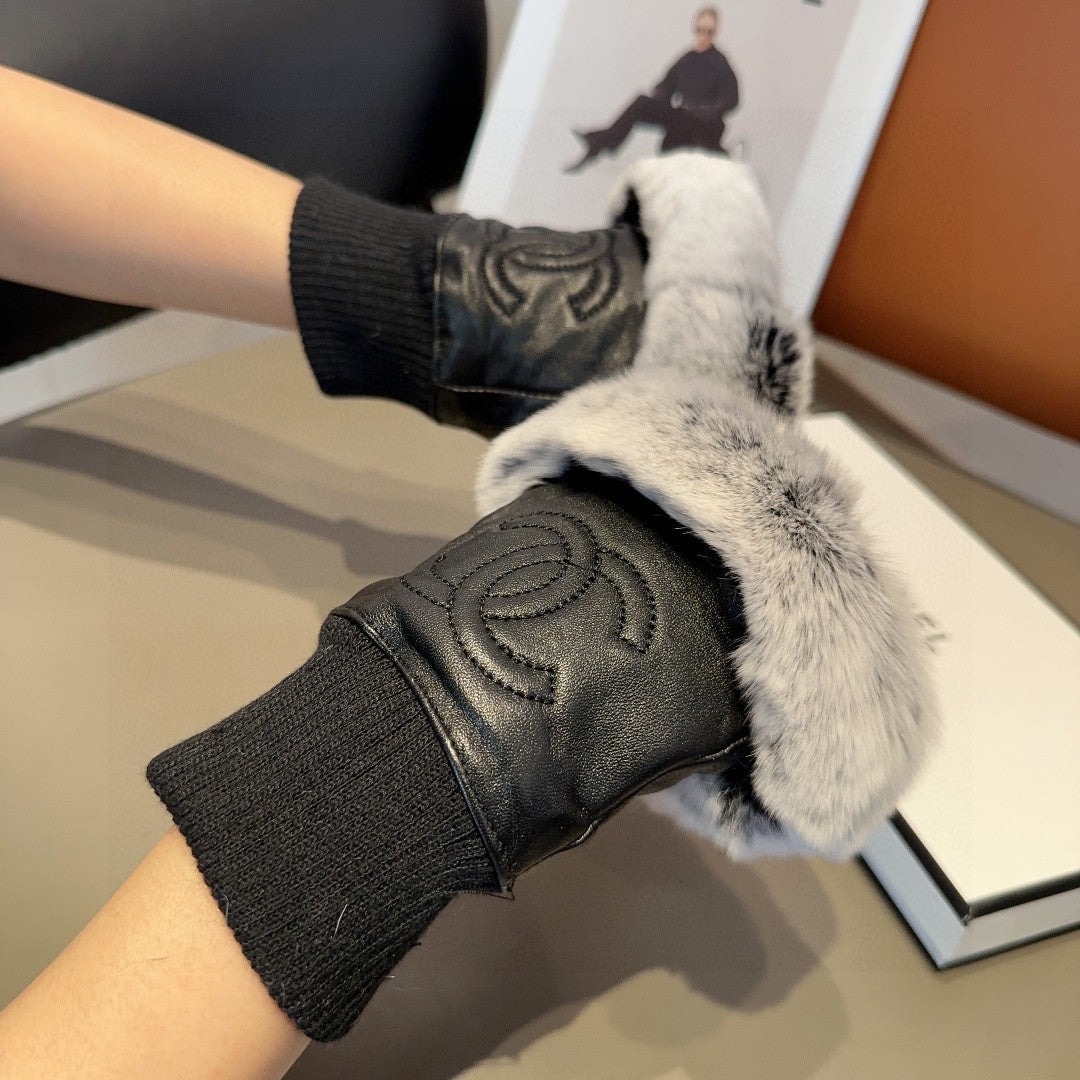 CHANEL FINGERNESS GLOVES IN BLACK LAMBSKIN AND RABBIT FUR465054