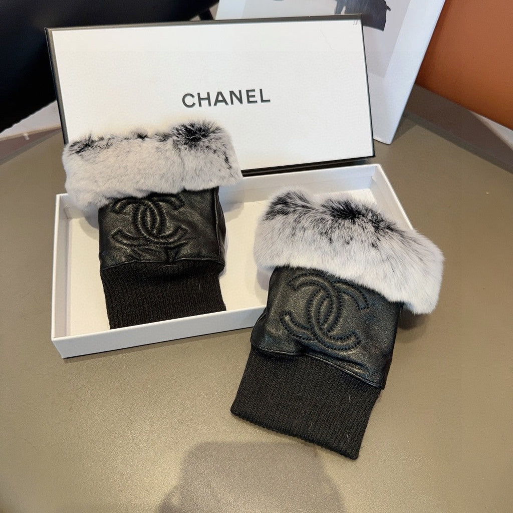 CHANEL FINGERNESS GLOVES IN BLACK LAMBSKIN AND RABBIT FUR465054