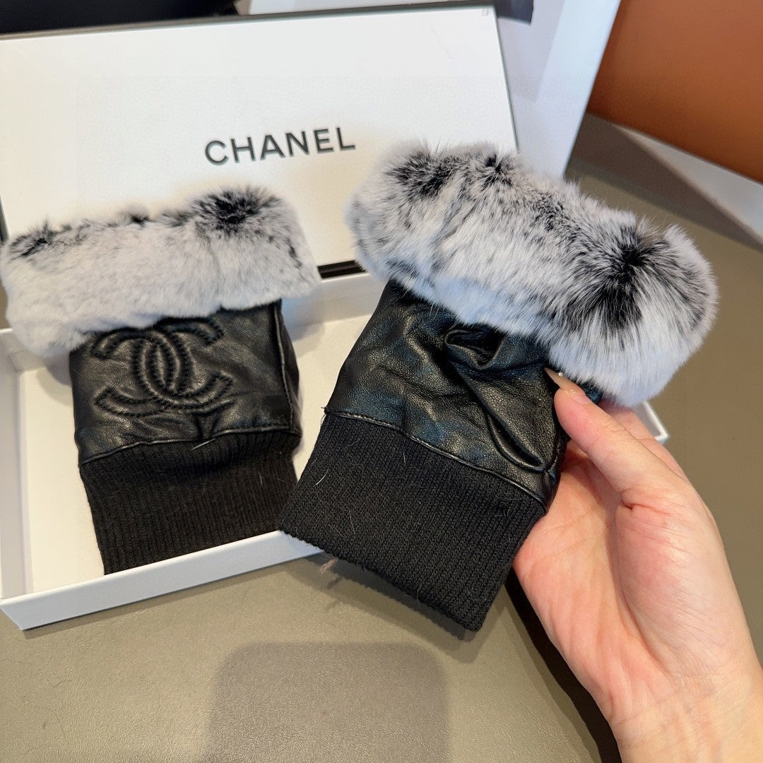 CHANEL FINGERNESS GLOVES IN BLACK LAMBSKIN AND RABBIT FUR465054