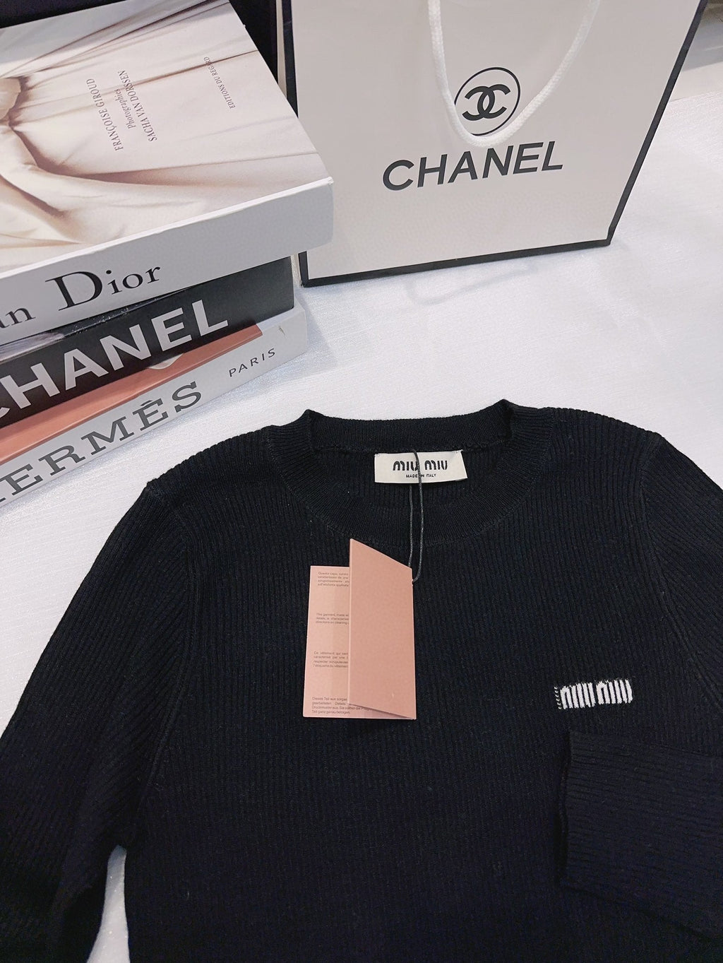 MIUMIU SWEATER STYLE 722