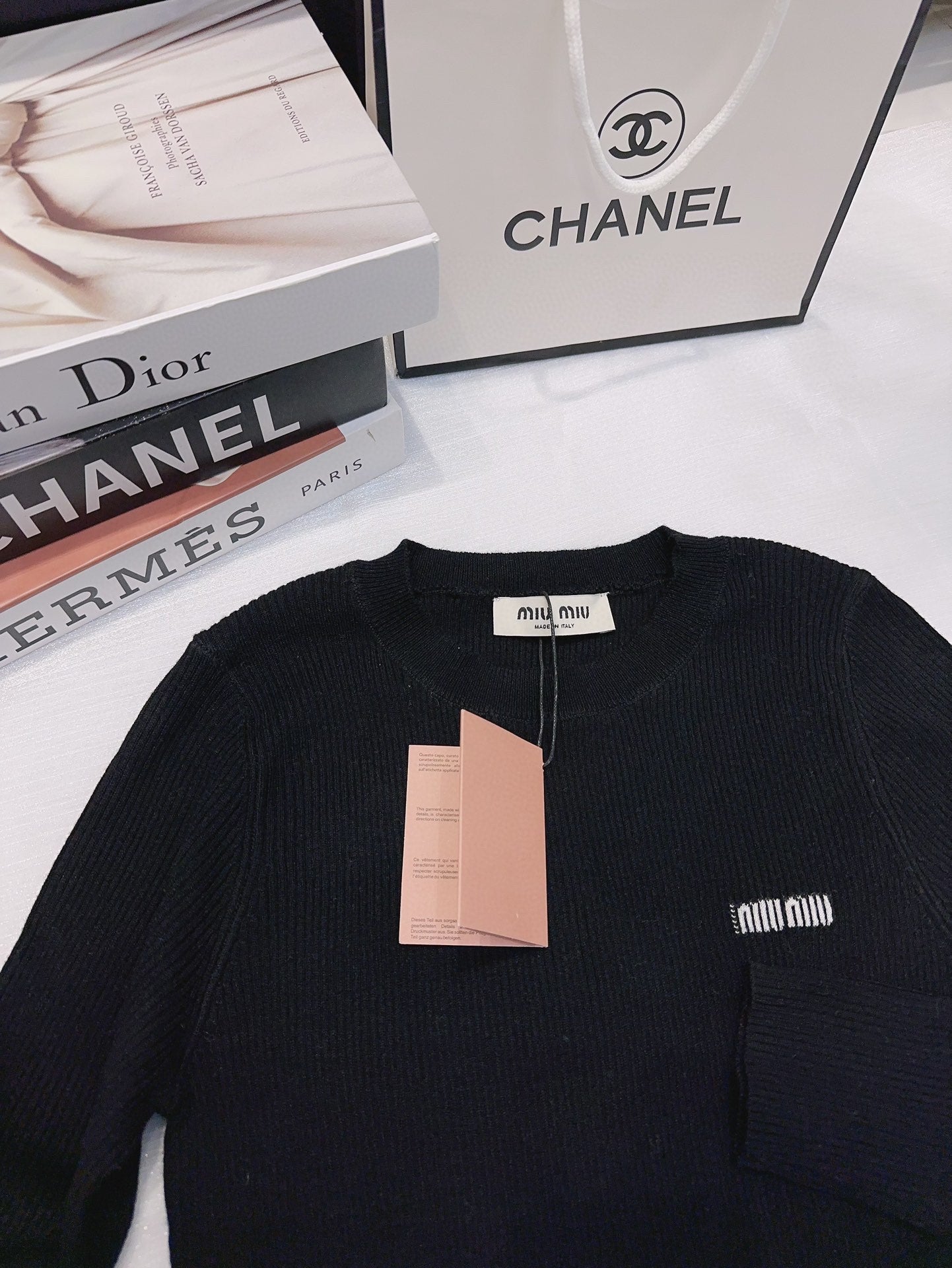 MIUMIU SWEATER STYLE 722