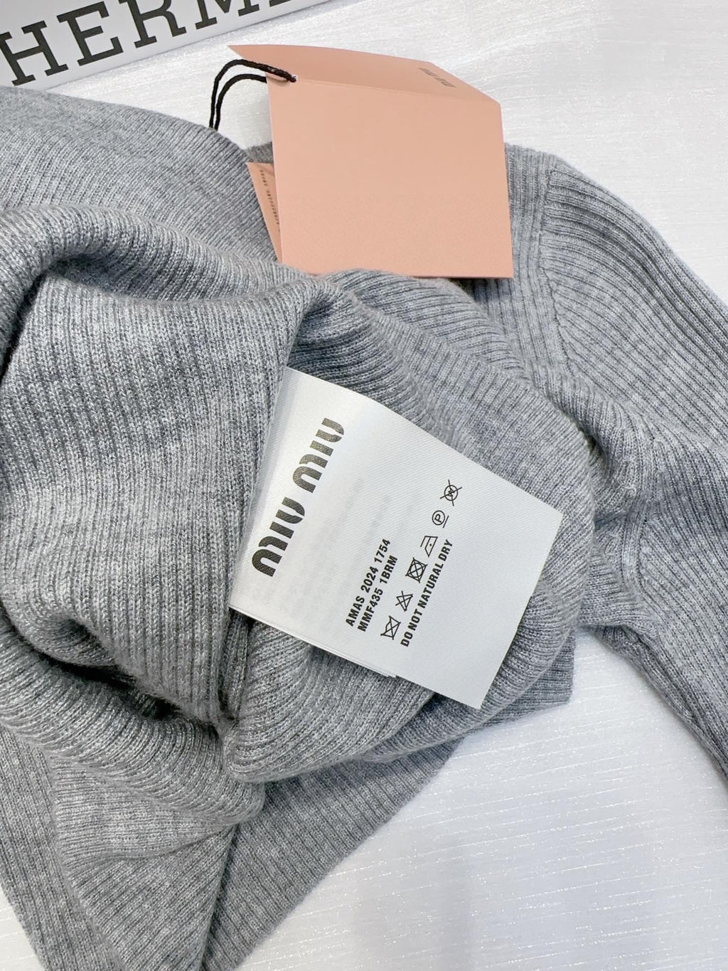 MIUMIU SWEATER STYLE 721