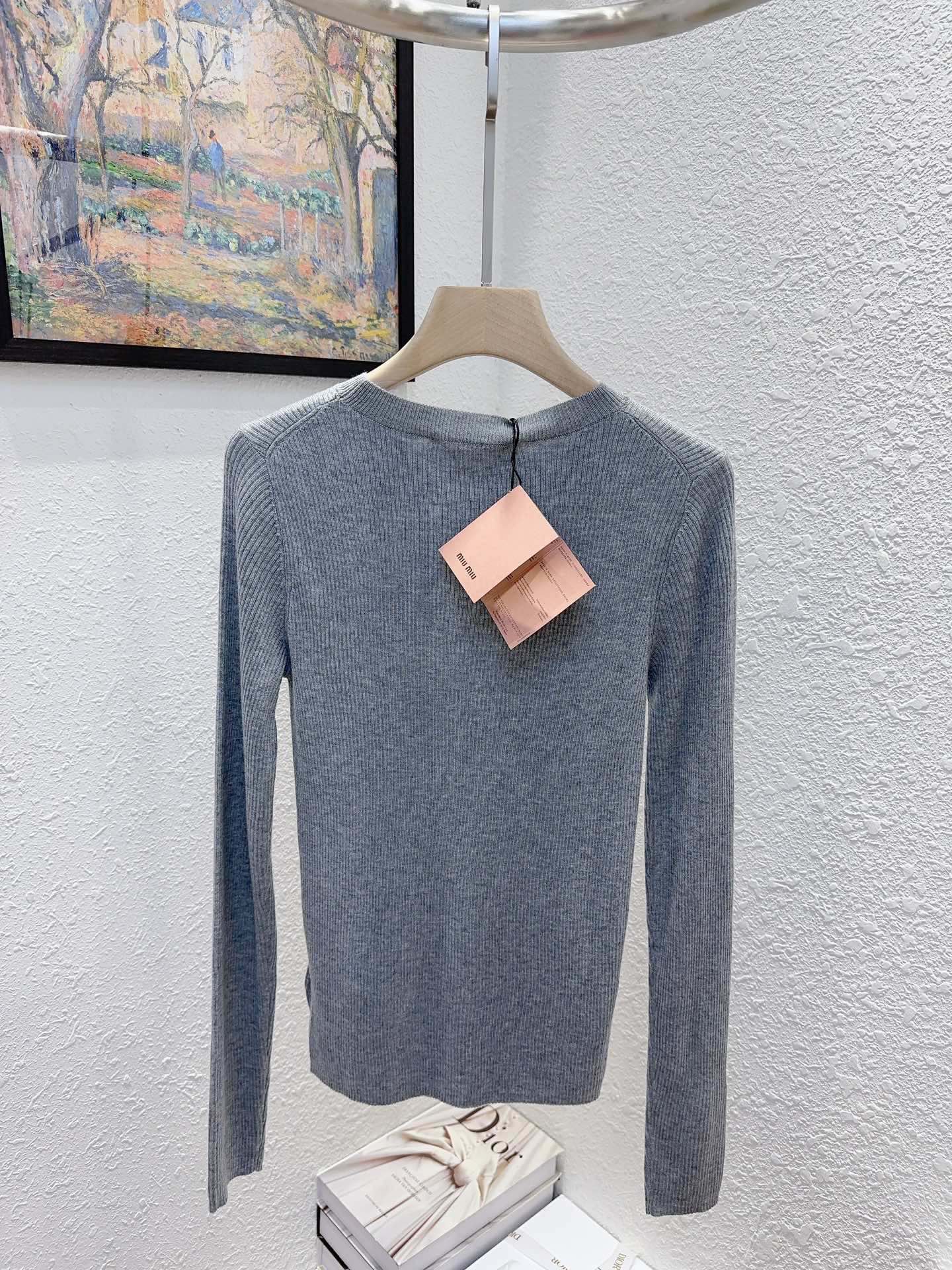 MIUMIU SWEATER STYLE 721