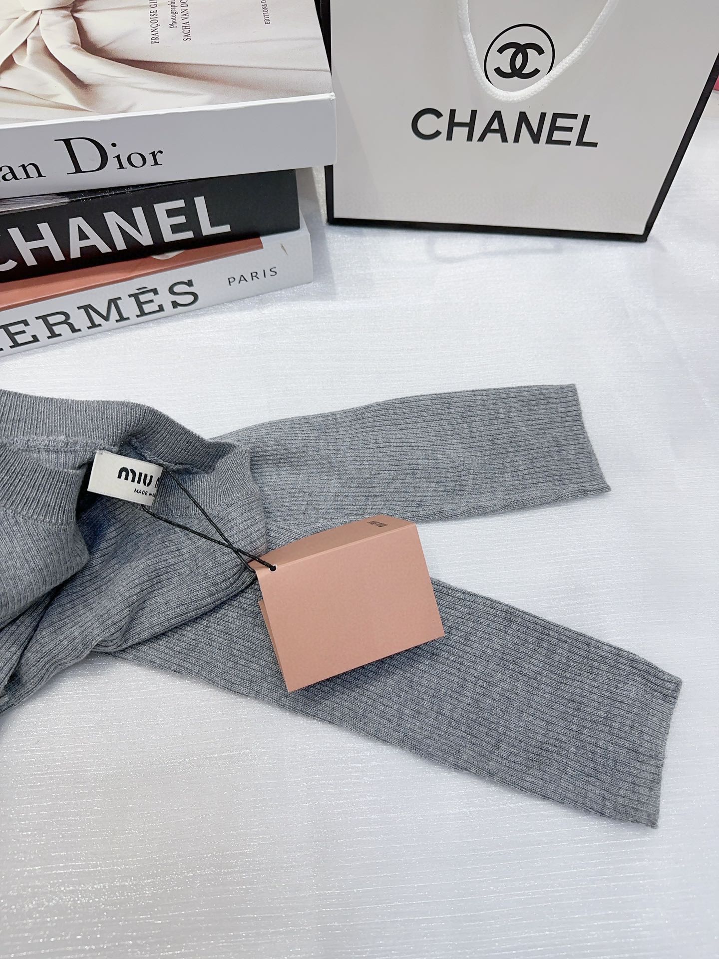 MIUMIU SWEATER STYLE 721