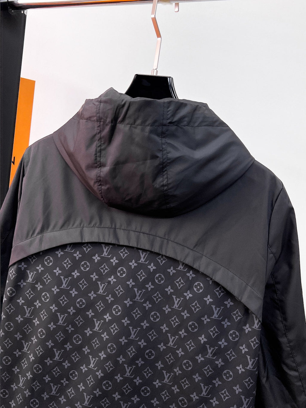 LOUIS VUITTON LV BLACK JACKET 239520