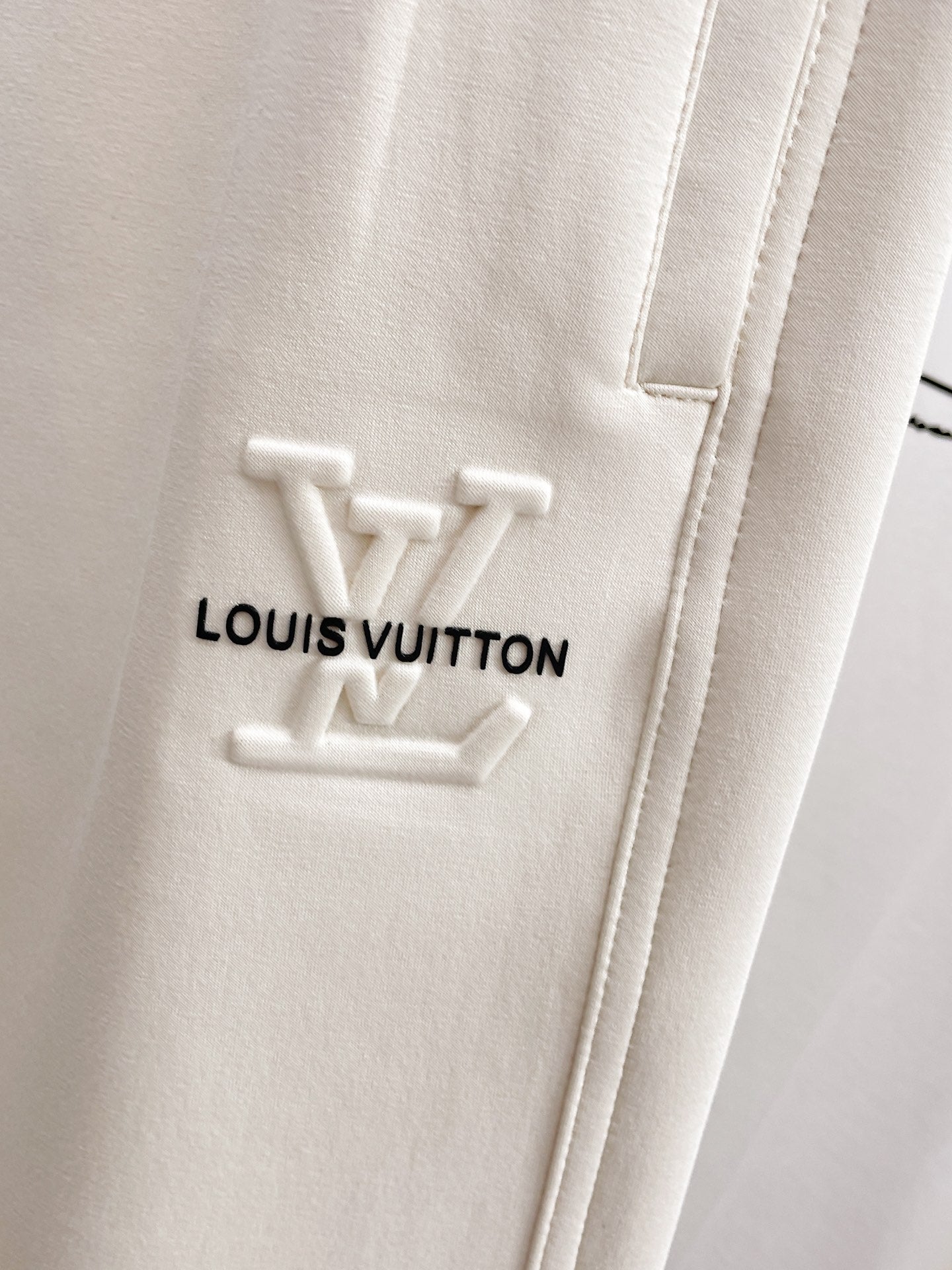 LOUIS VUITTON LV WHITE TROUSERS 239506